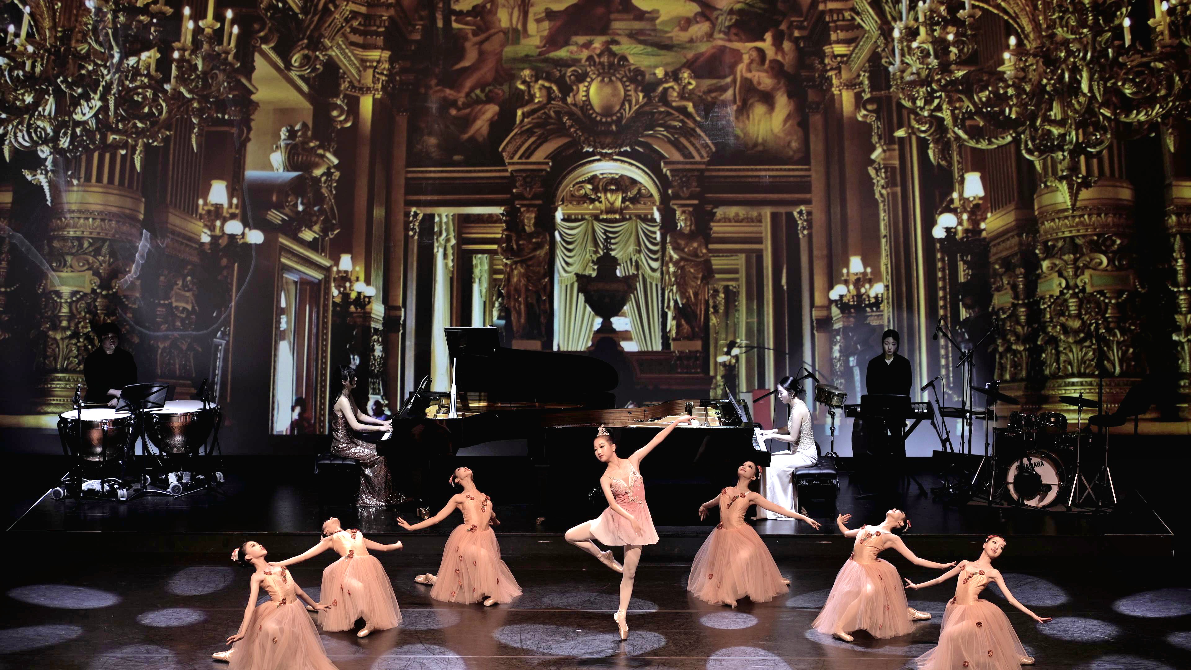 흑백 건반 위의 무1